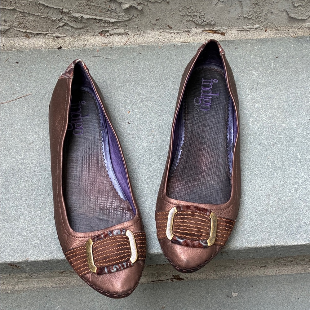 Indigo Boho Comfy Chic Copper Metallic Flats with Gold Buckles Size 11